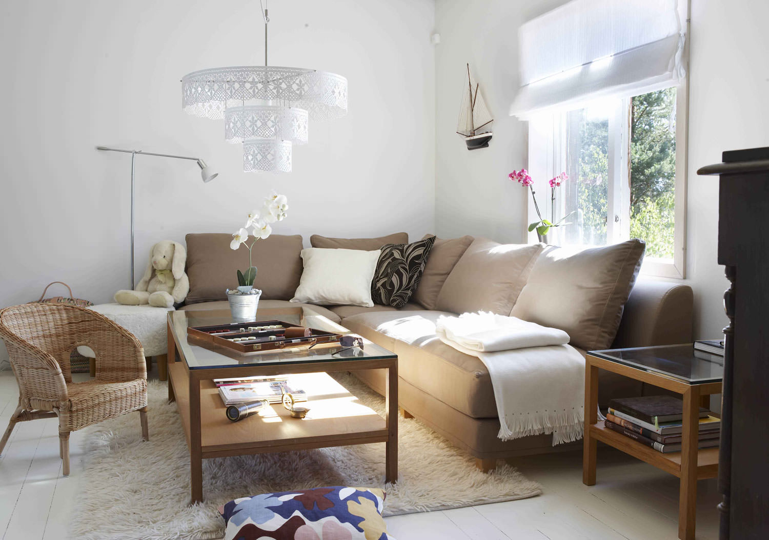 Как выбрать стильный и удобный диван для гостиной